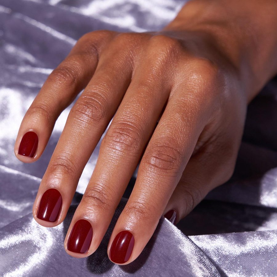 CND VINYLUX Long Wear Polish Bloodline #106 15ml
