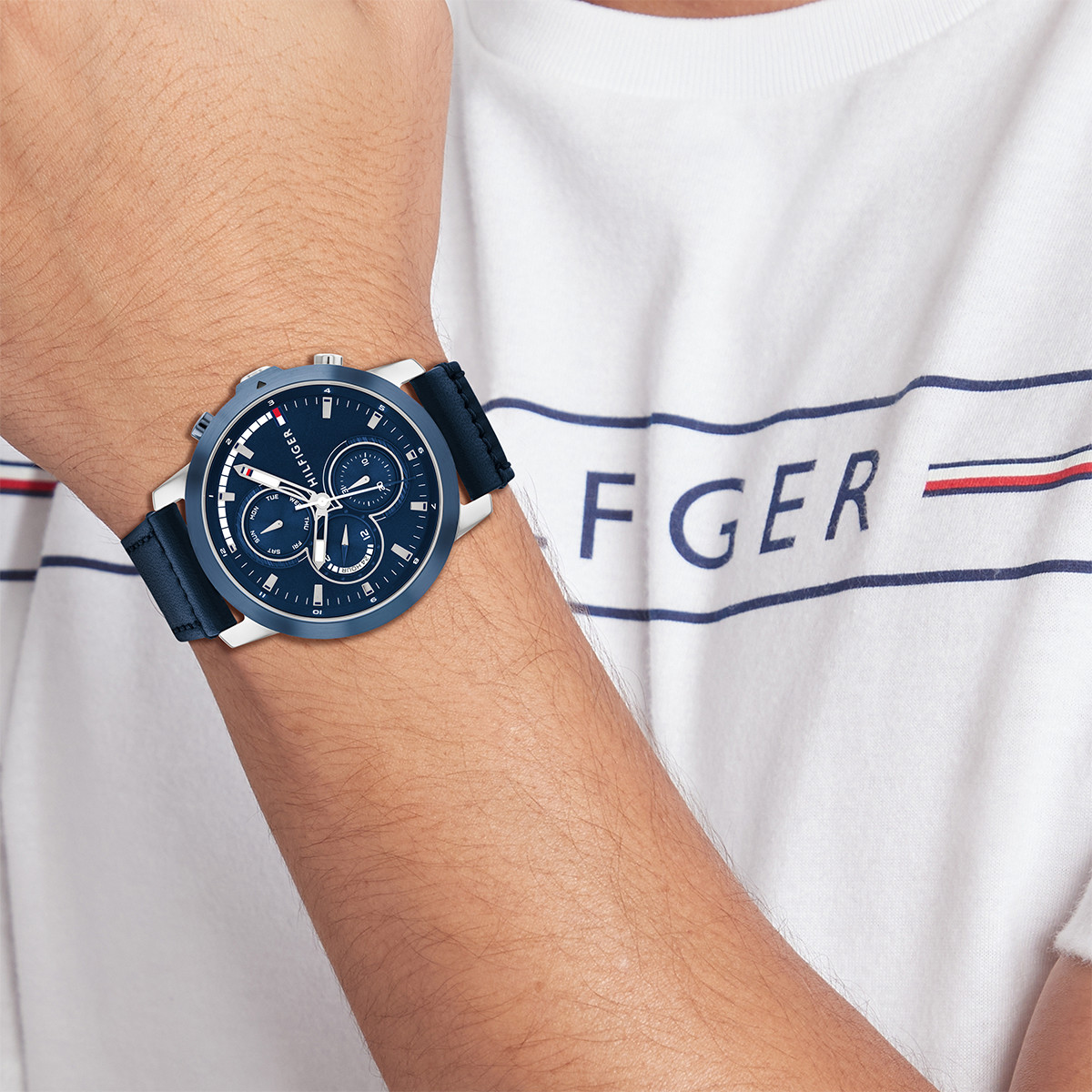 Montre TOMMY HILFIGER Jameson homme  acier bracelet cuir bleu