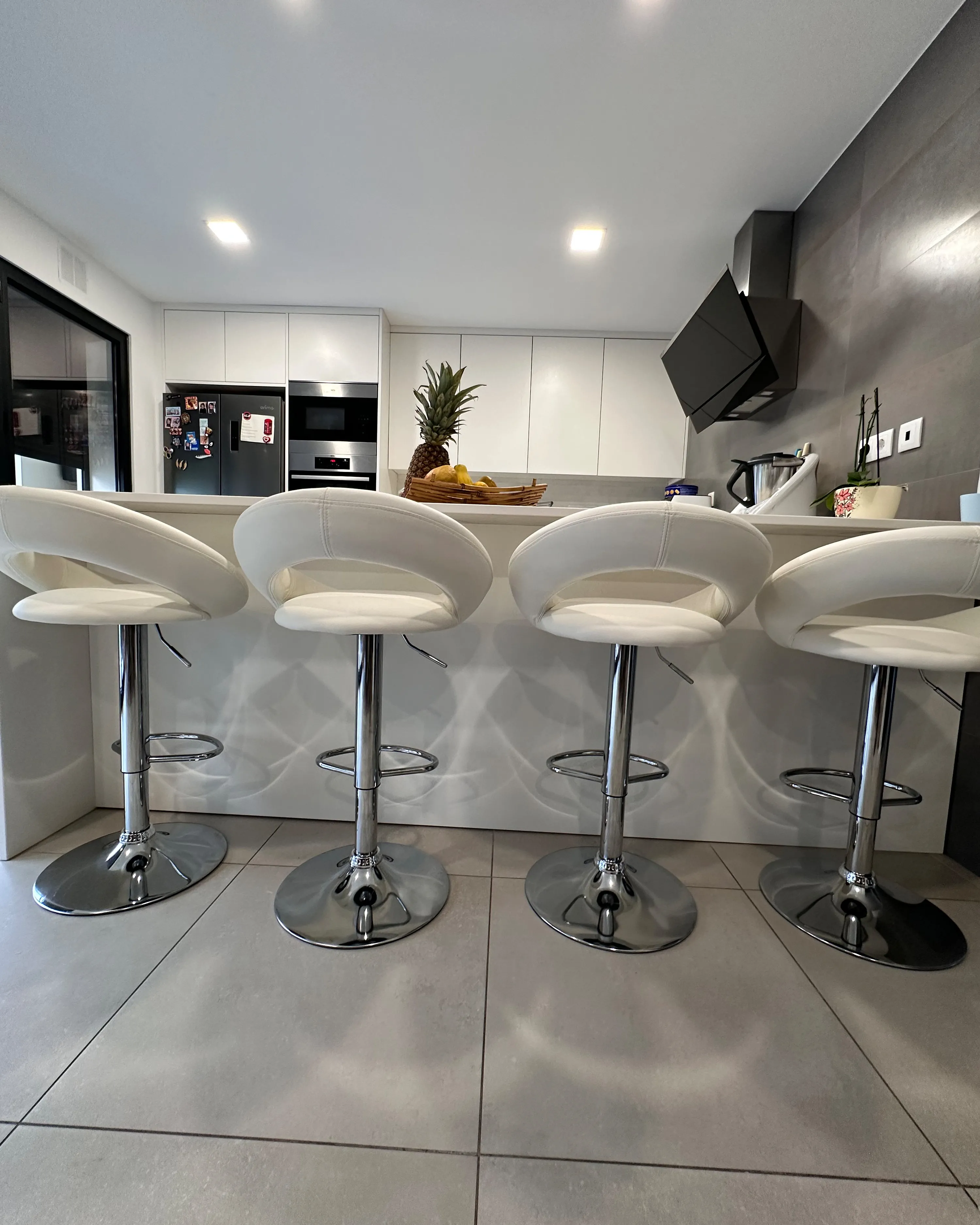 Set van 2 barstoelen PEORIA Kunstleer draaibaar Wit