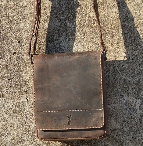 RV Umhänger Handtasche mit Überschlag .780 cognac