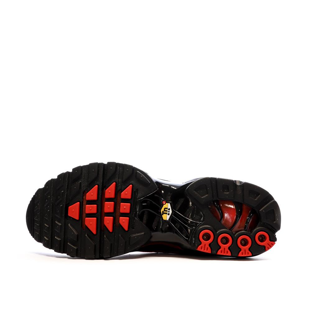 Nike Baskets Noires/Rouges Homme Nike Air Max Plus