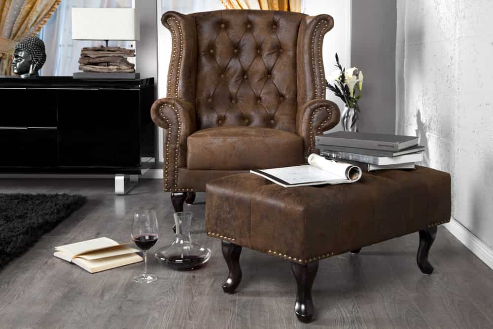 Chesterfield Fußhocker 80cm antik braun mit Knopfheftung und Nietenbesatz