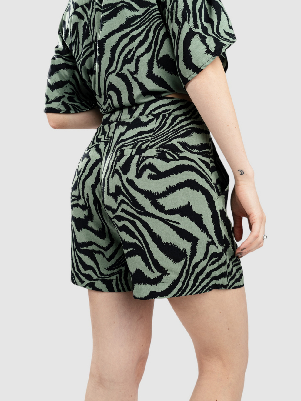 24 Colours 60798A Shorts green