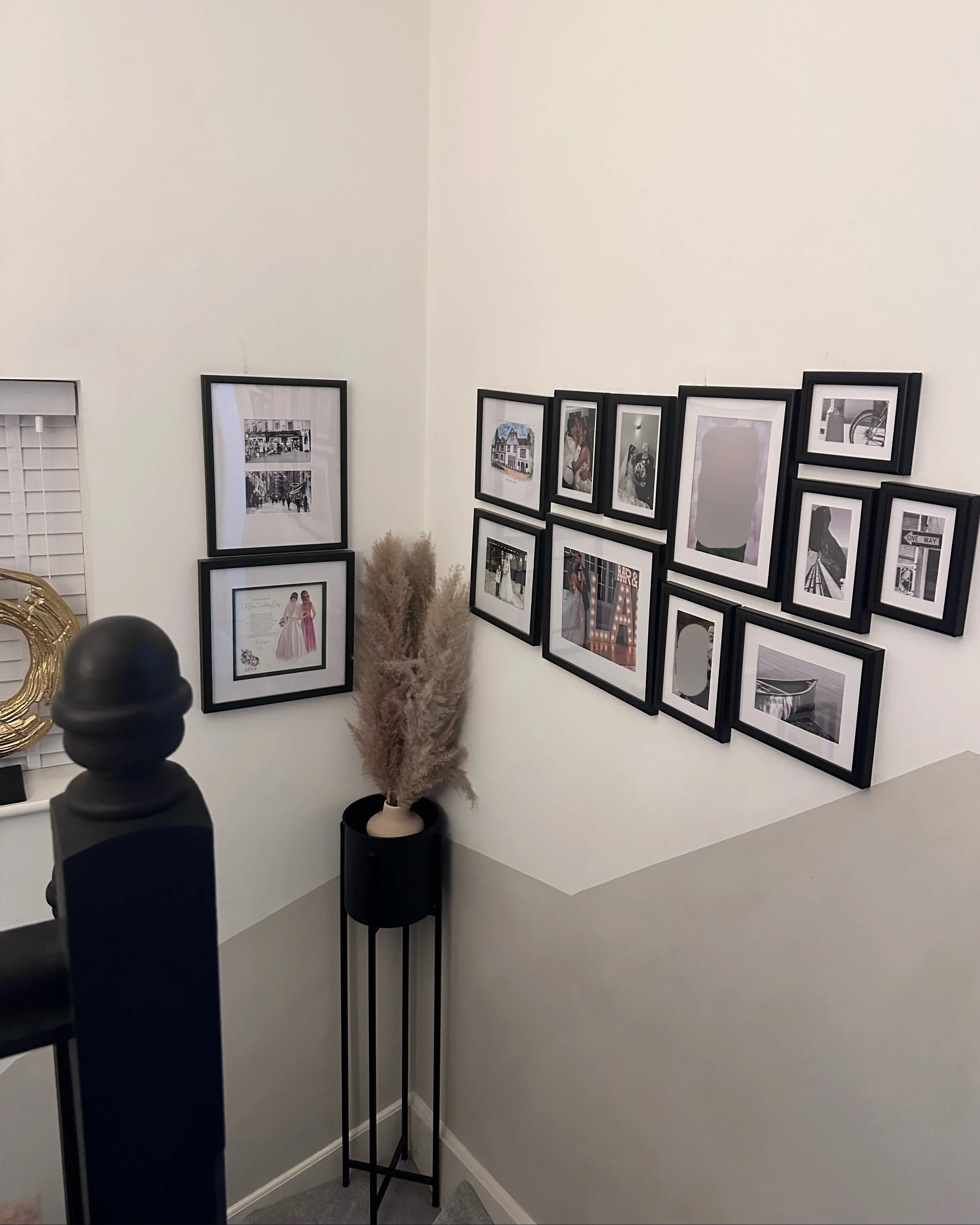 Set van 7 fotolijsten ZINARE Stedelijk motief Zwart