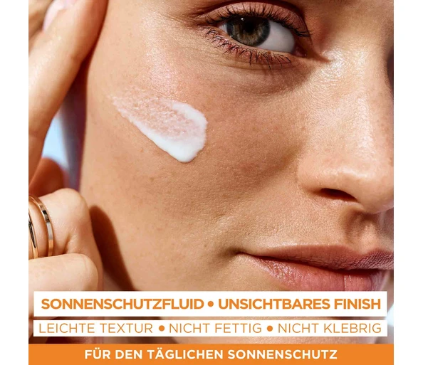 Ambre Solaire Super UV Vitamin C Anti-Dark-Spot Fluid  SPF50