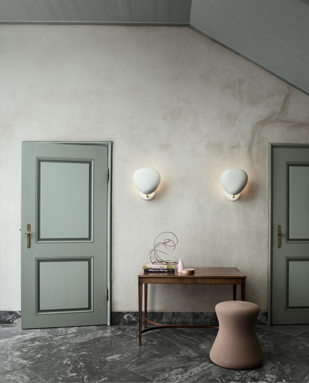 Gubi Cobra wandlamp zwart
