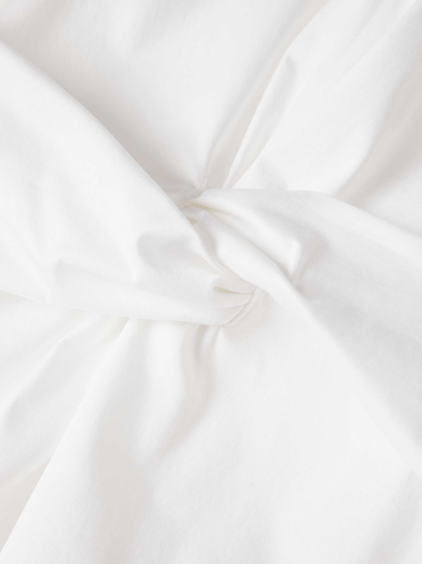 Camisa com detalhe torcido e franzido na cintura