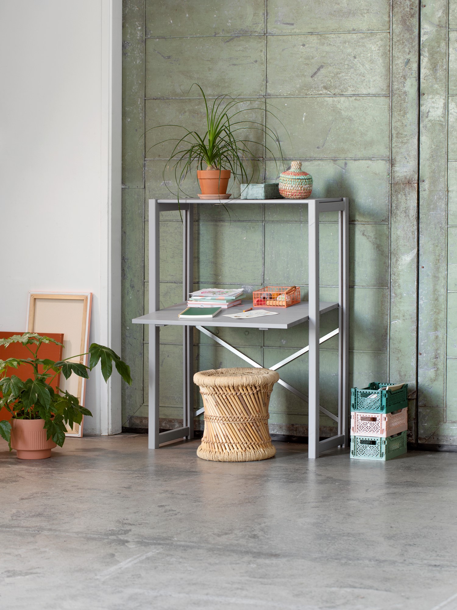 Skrivebord | Fyrretræ. 82,8 x 60,2 x 116 cm. | Silver Grey | abc classic