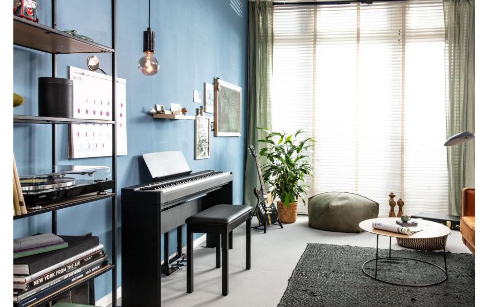 E-Piano P-225B<br>Kompaktes Digitalpiano mit Klang und Funktionen für fortgeschrittene Spieler