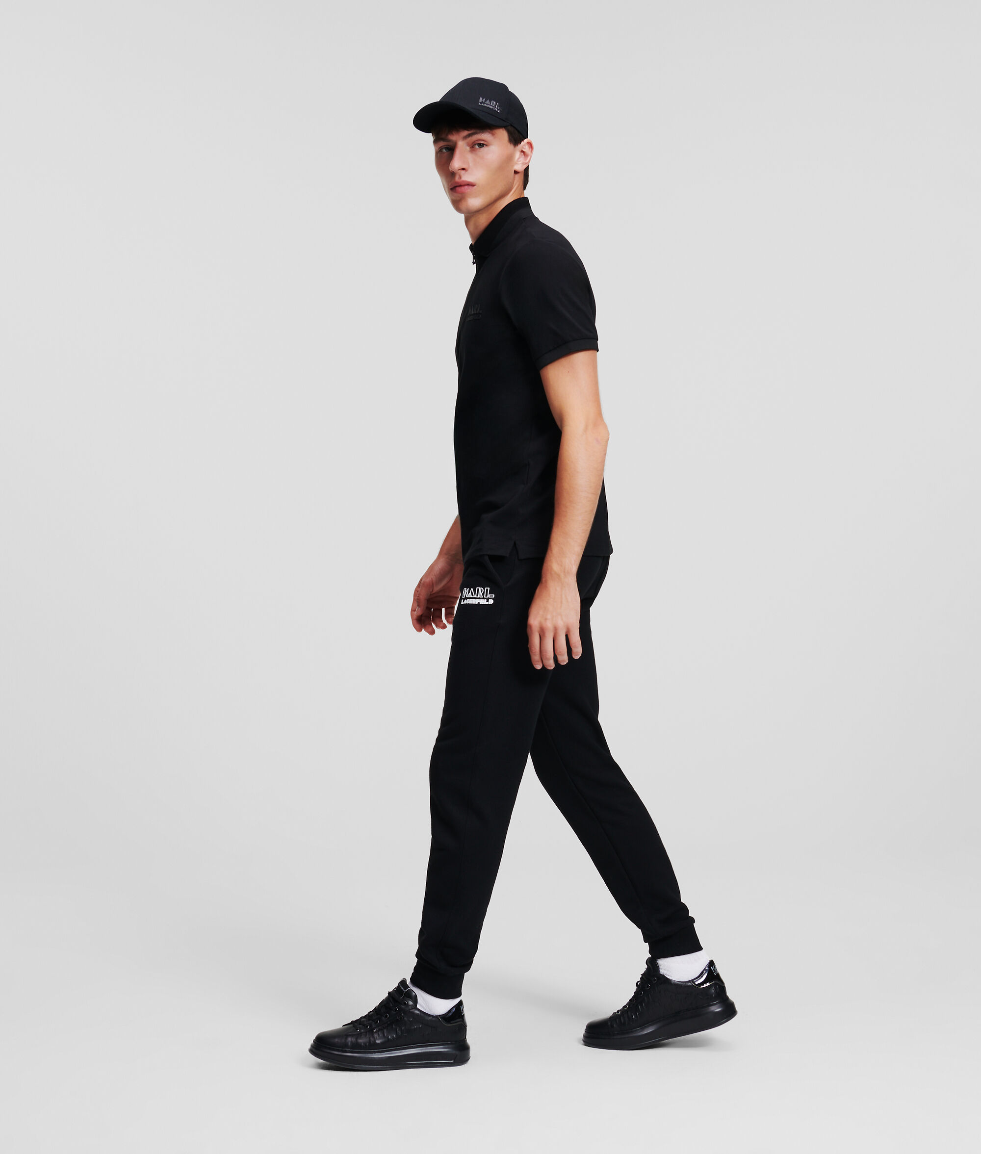 Polo avec fermeture zippée