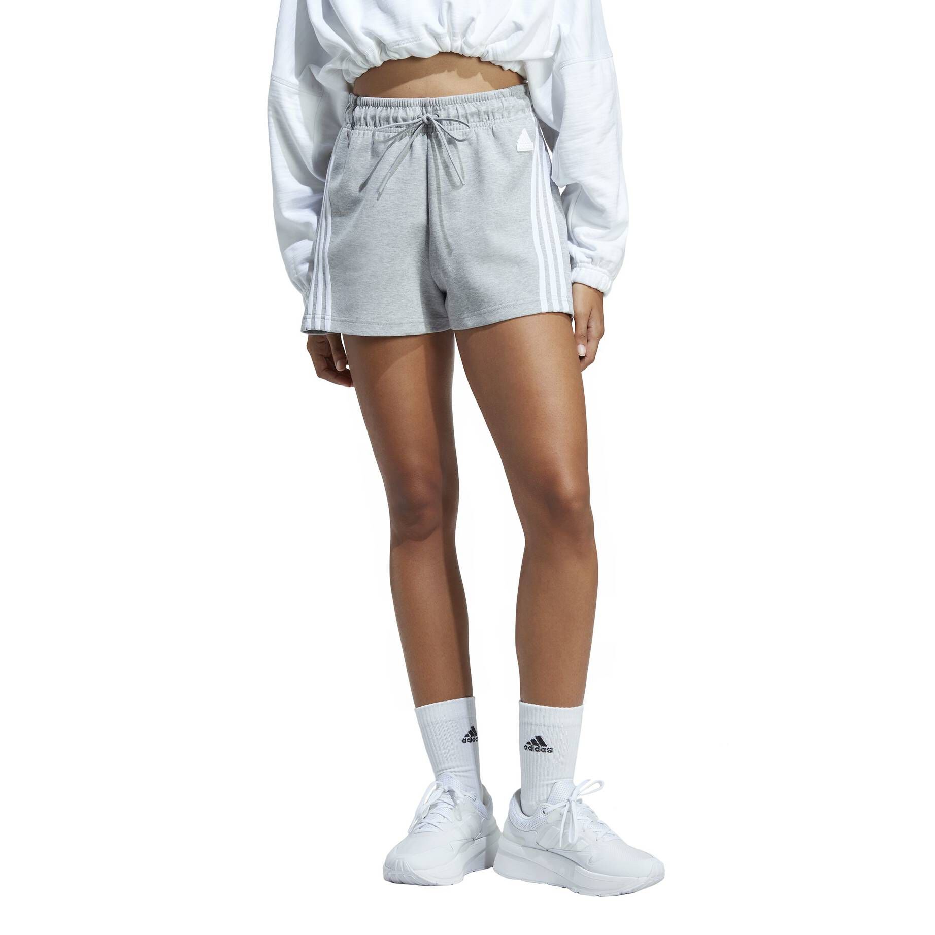 adidas Performance| Damen Sweatshorts FUTURE ICONS 3-STREIFEN SHORTSFuture Icons 3-Streifen Shorts