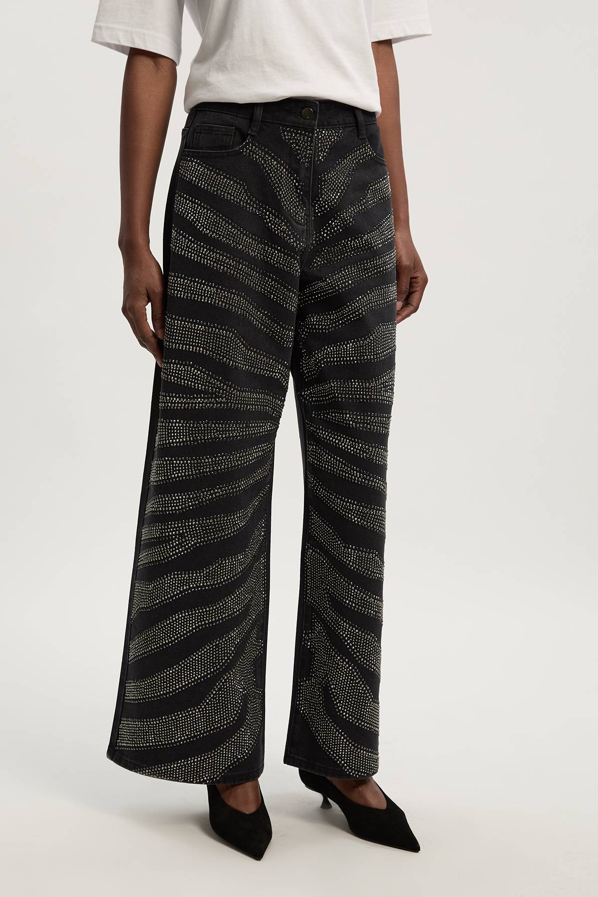 KarenMillen Jean Large à Imprimé Zèbre en Denim avec Strass Thermocollés