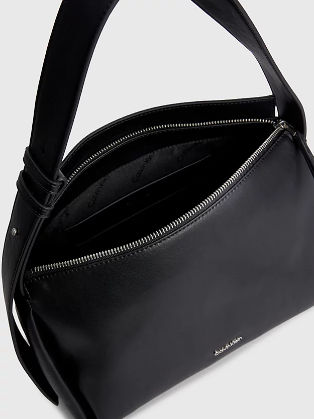 Bolsa de ombro macia em tecido reciclado