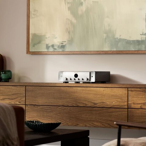 De Marantz MODEL 60n – exclusieve streaming hi-fi stereo versterker Zilver