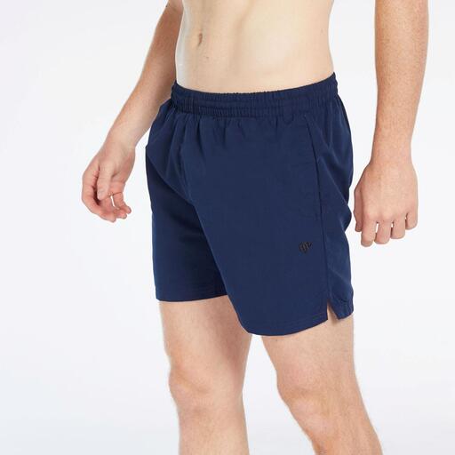 Roupa de banho levantada