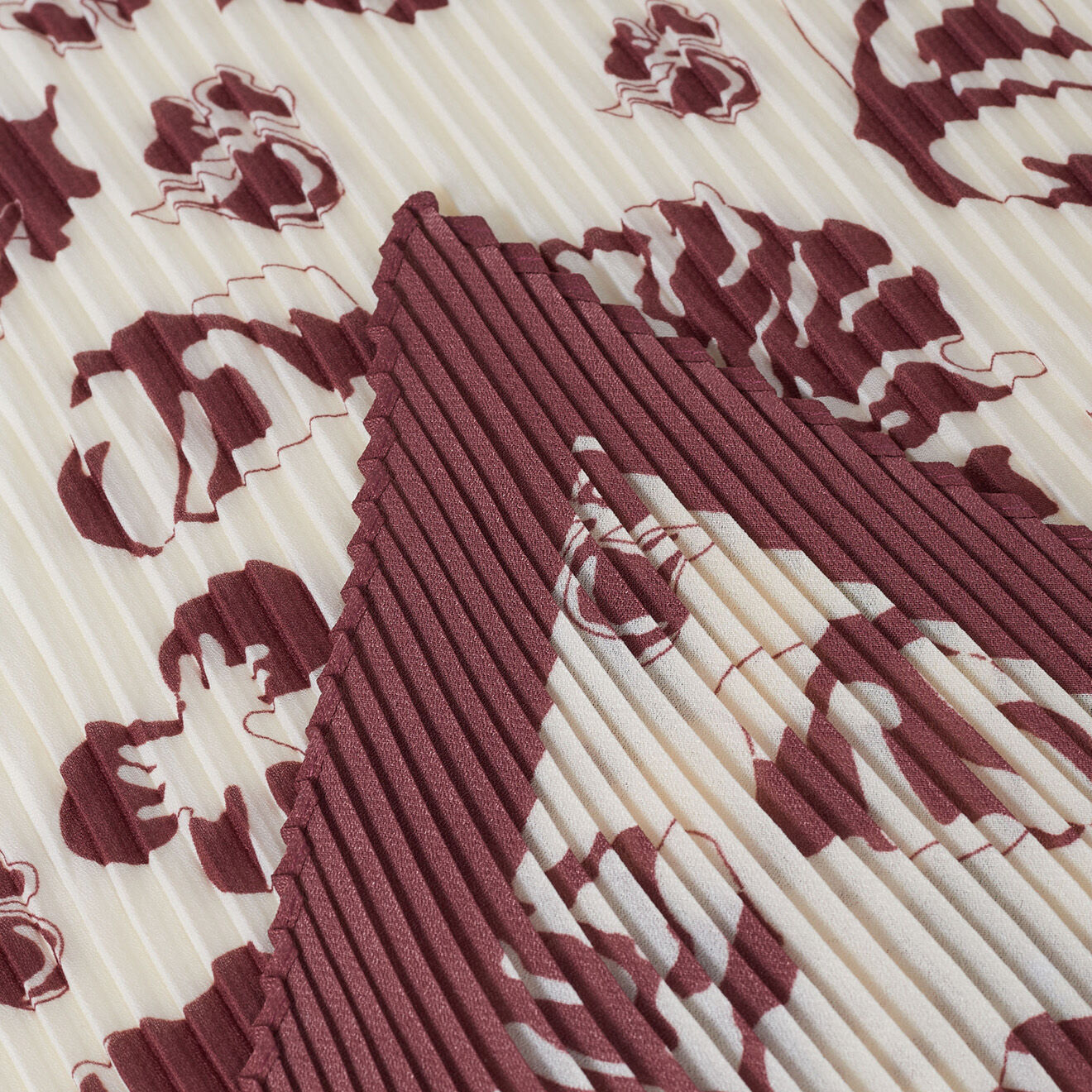 Caroll Foulard Celia ivoire/rouge - 90x75 cm