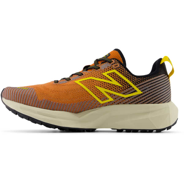 Chaussure trail NEW BALANCE FUELCELL VENYM M INFIELD CLAY