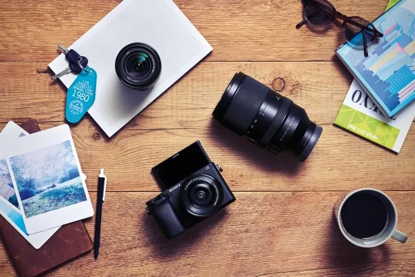 Sony a6400 ILCE-6400L - Digitalkamera - spejlløst - 24.2 MP - APS-C - 4K / 30 fps - 3x optisk zoom 16-50 mm objektiv - Wi-Fi, NFC, Bluetooth - sort