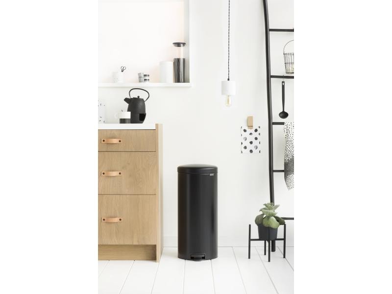 Brabantia Treteimer NewIcon 30 l, Matt Black Treteimer