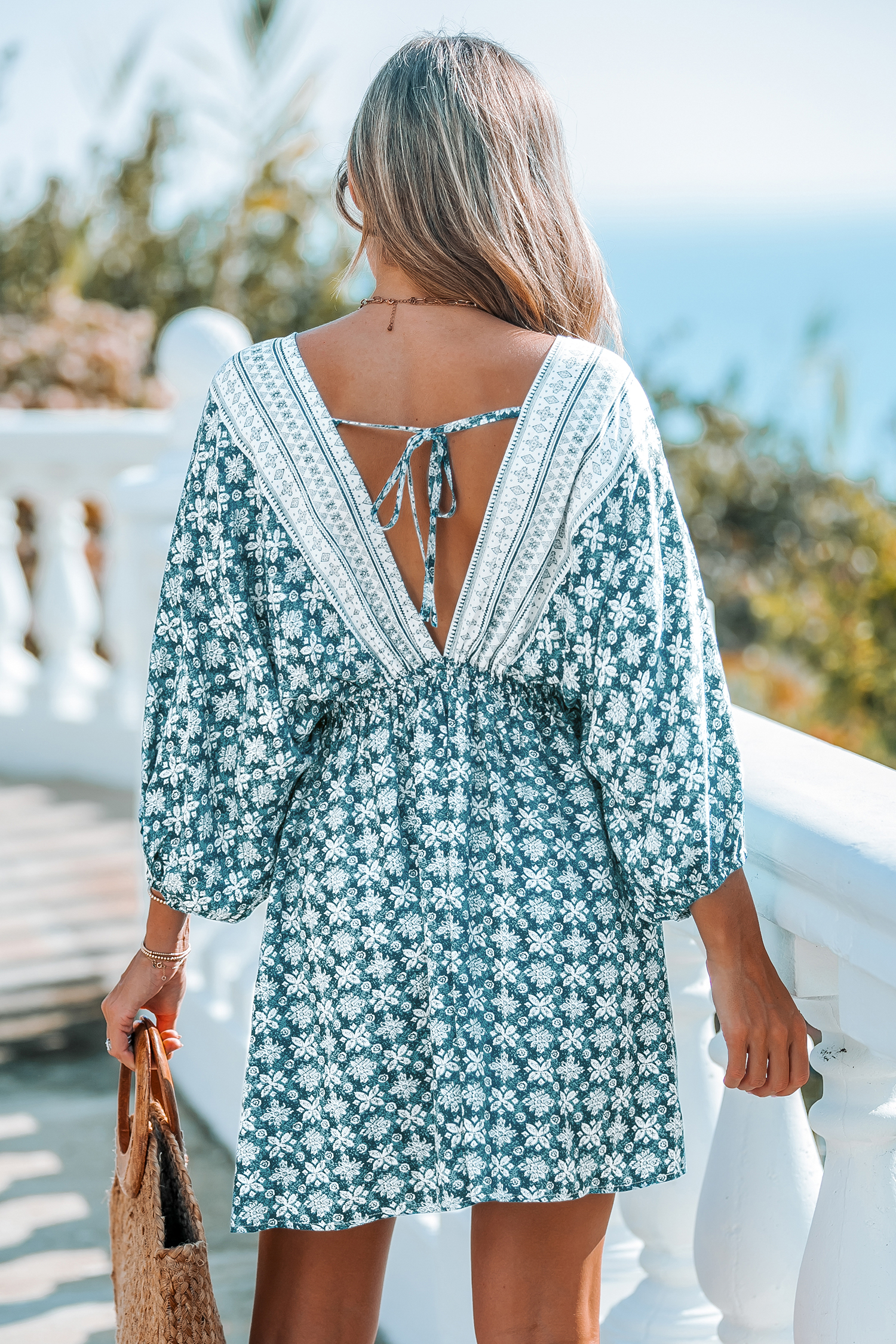 Robe mini à manches dolman et col plongeant en V boho