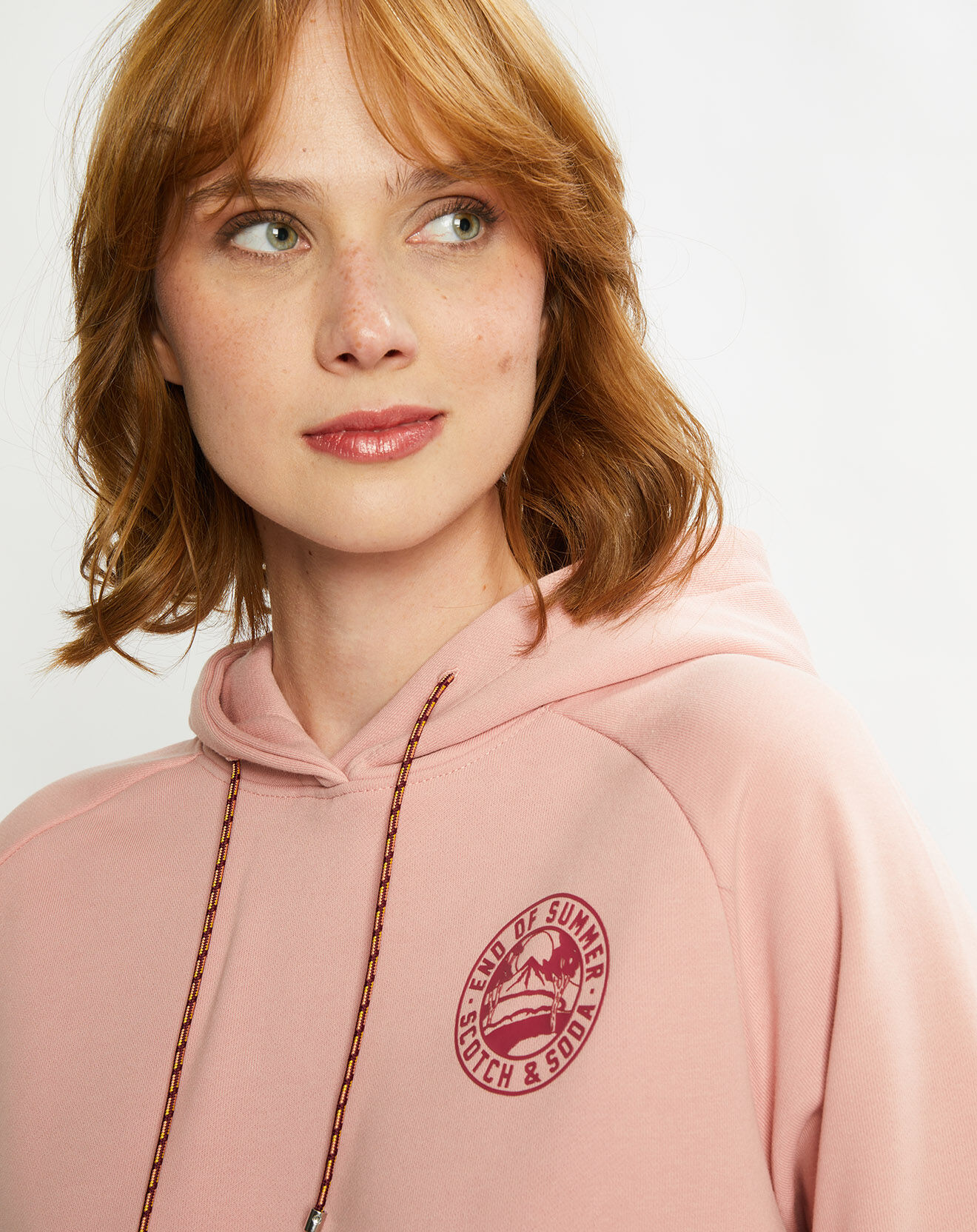 Scotch & Soda Sweat à capuche en Coton Bio mélangé Raglan rose