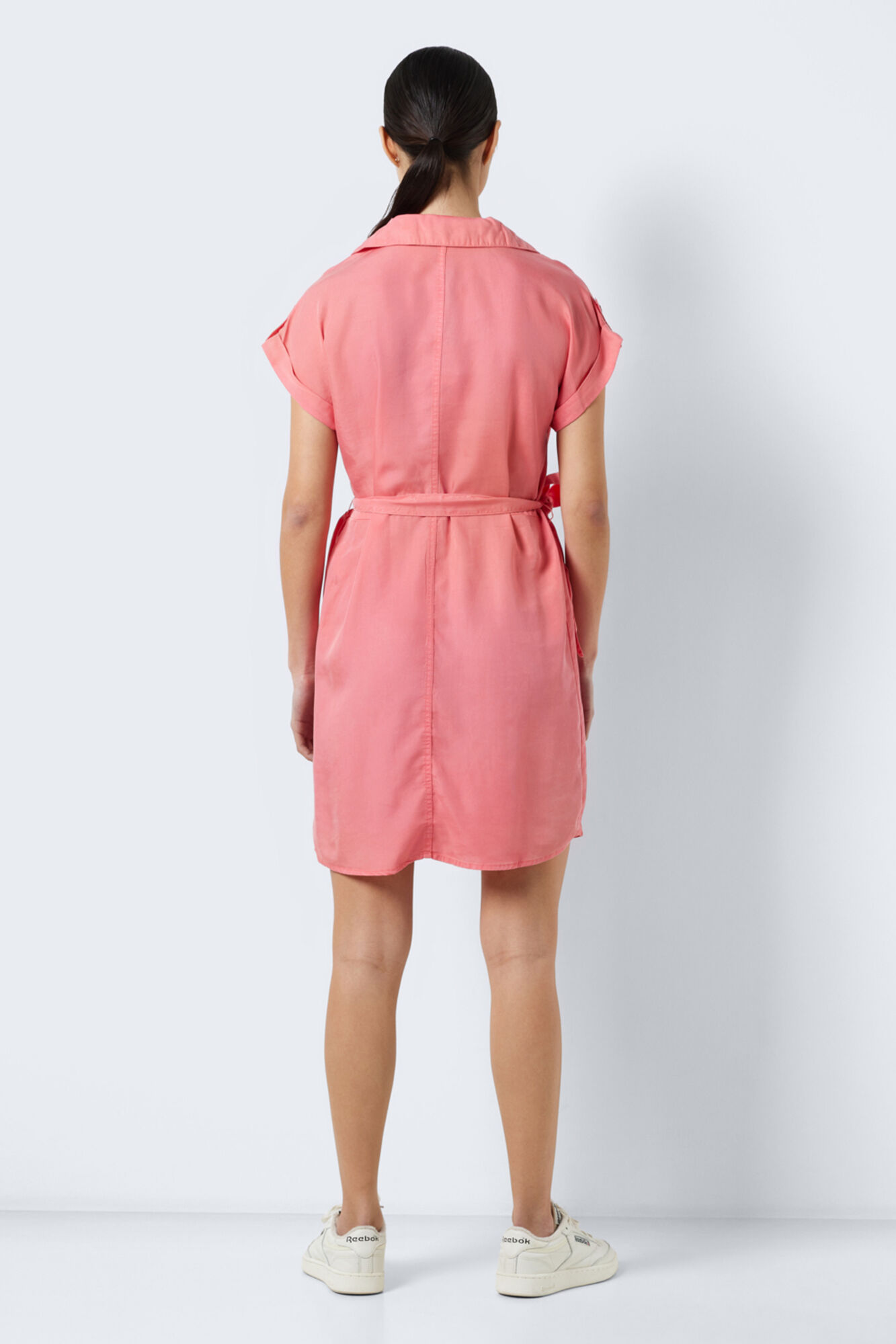 Vestido curto tipo camisa em Lyocell Tencel