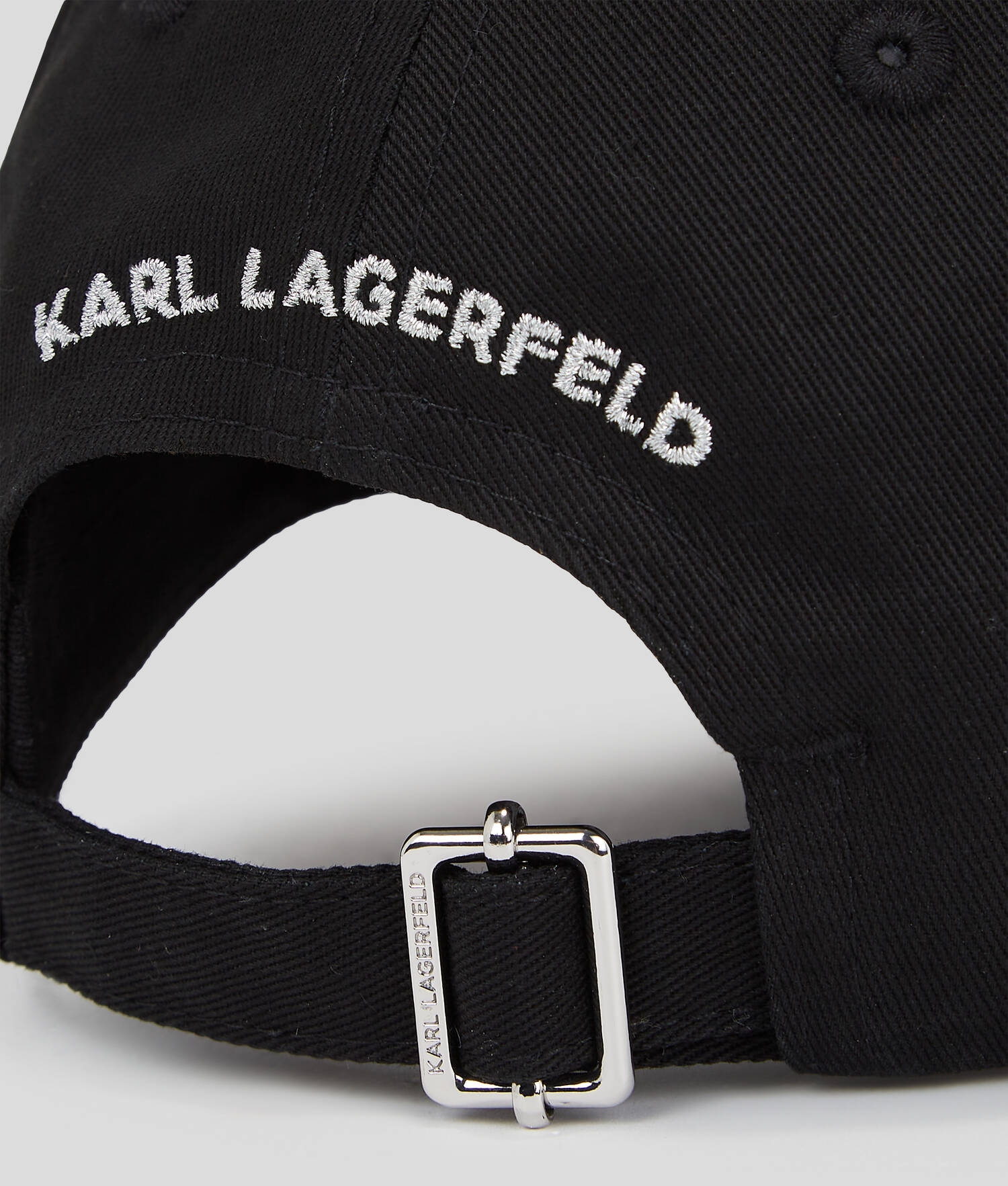 CASQUETTE AVEC MOTIF CHOUPETTE EN STRASS K/IKONIK
