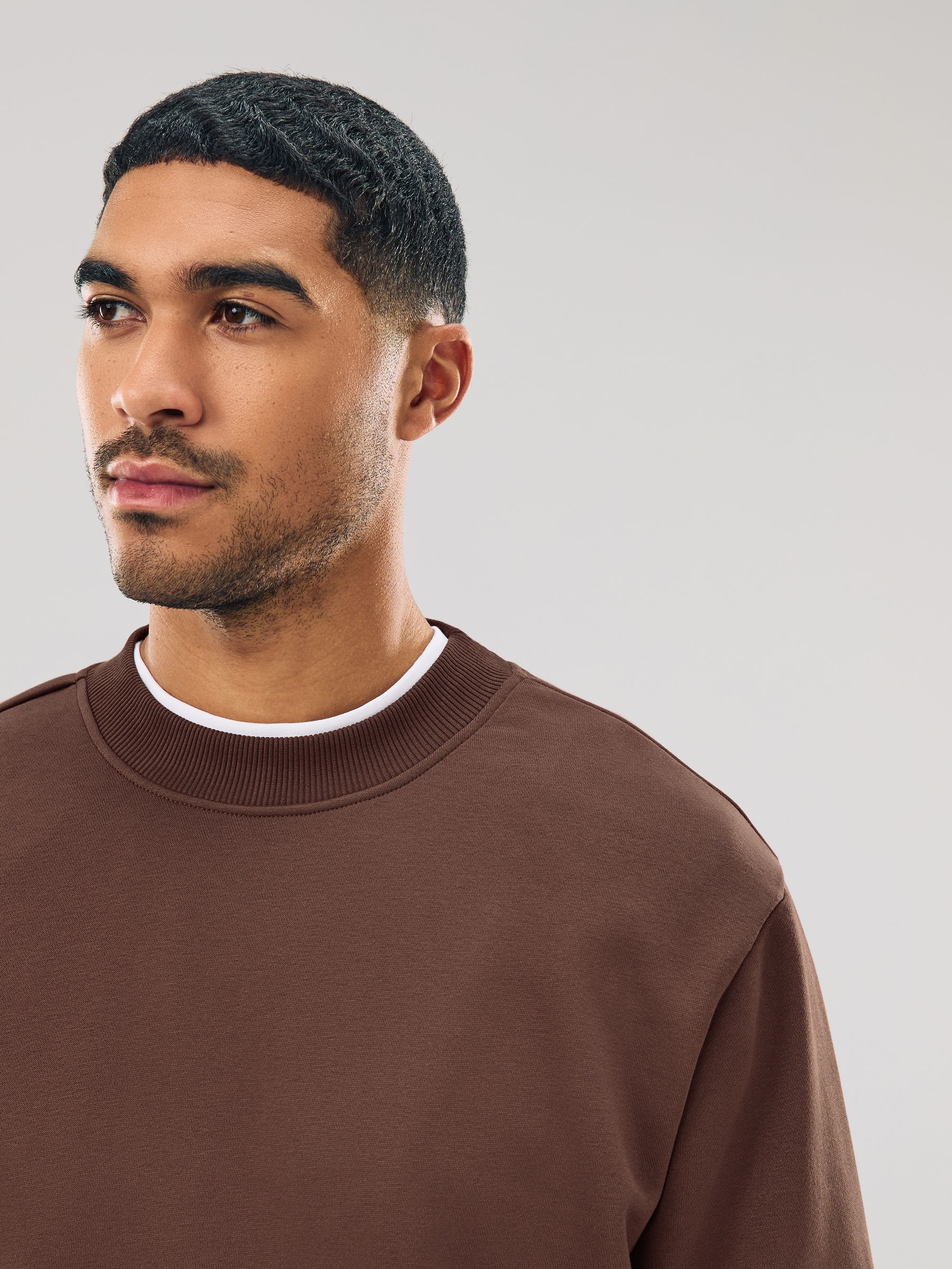 Kastanjebruin - Normale Pasvorm - Dik sweatshirt met ronde hals en hoog katoengehalte