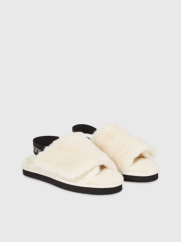 pantufas de pele sintética