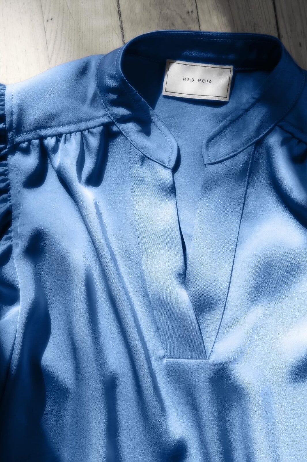 Neo Noir Roella Heavy Sateen Blouse smoke blue