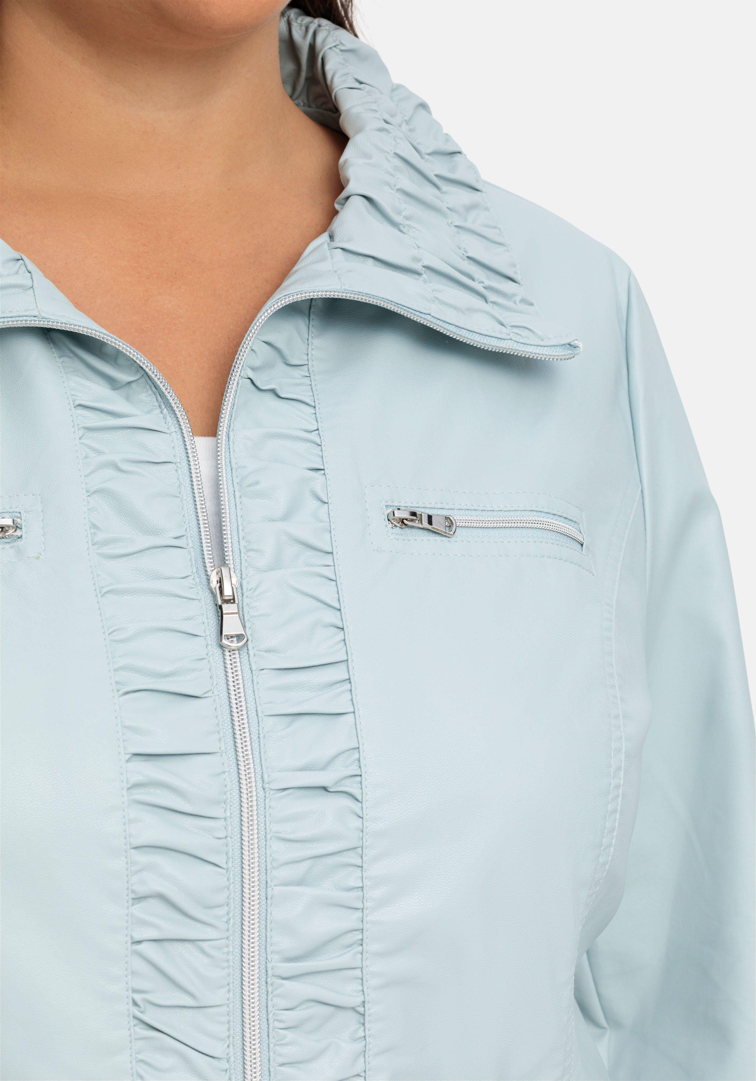 Jacke in Lederoptik, mit gerafften Details