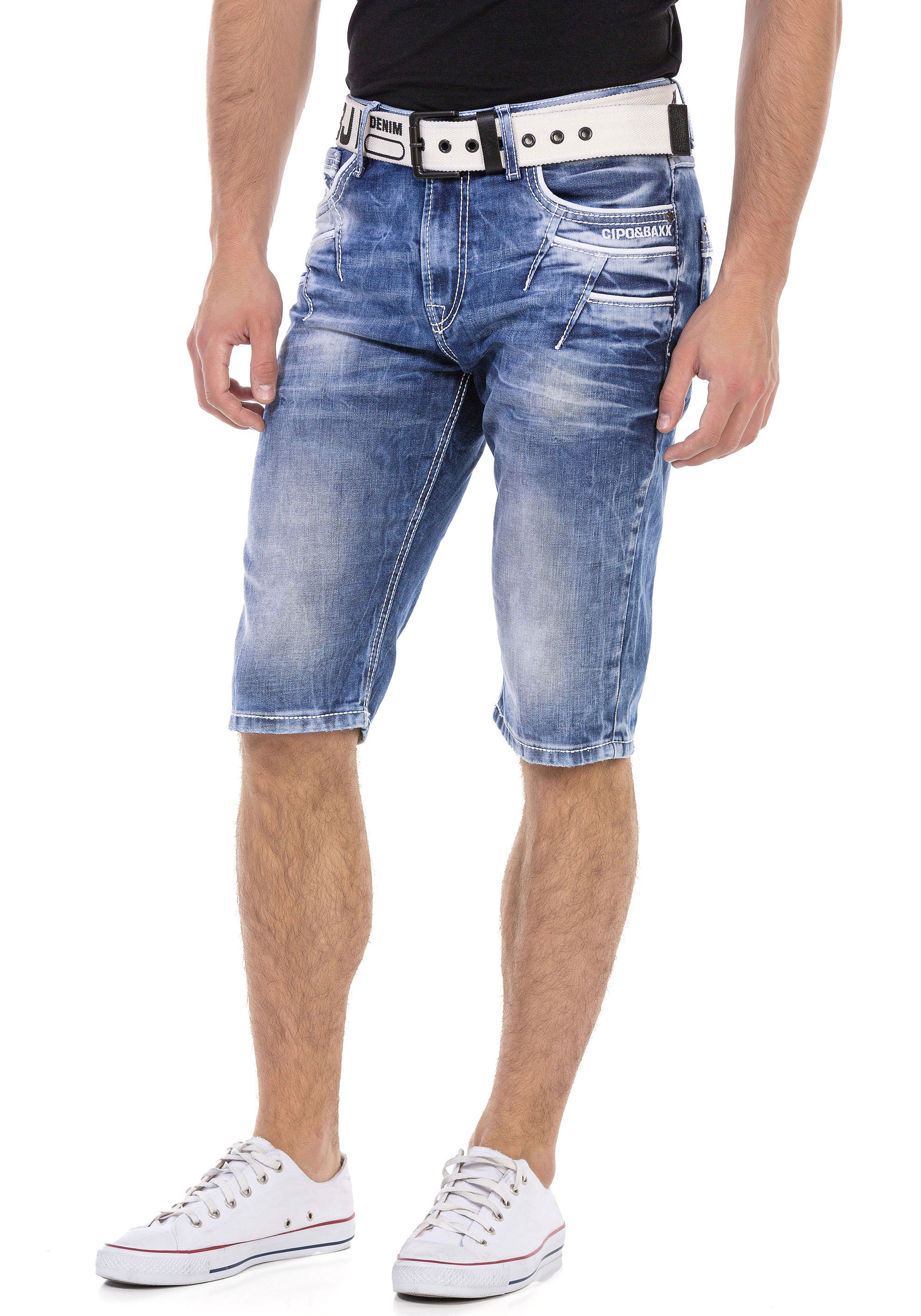 Cipo & Baxx Jeansbermudas in Denim und mit markanten Taschen