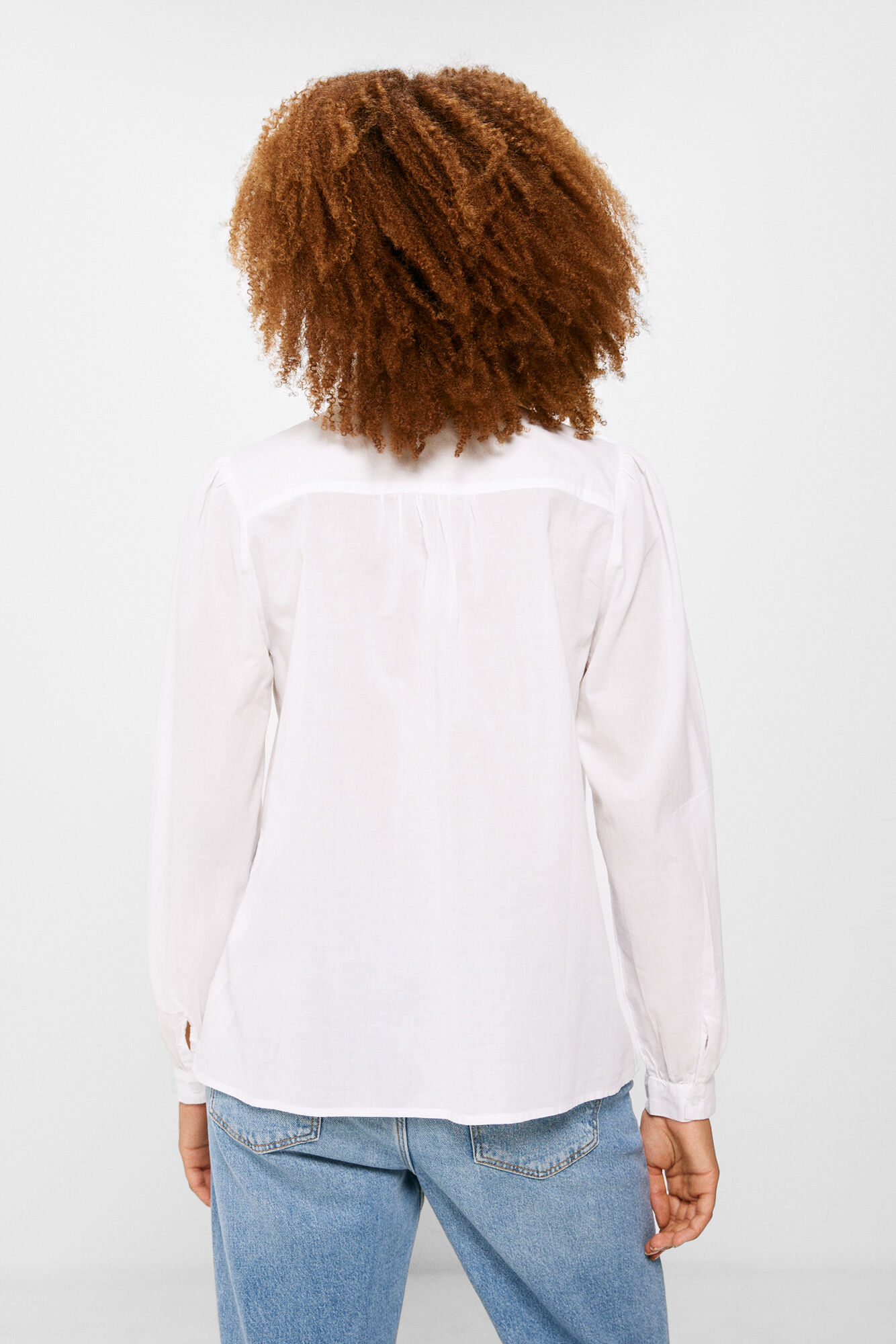 Blusa de renda com flores