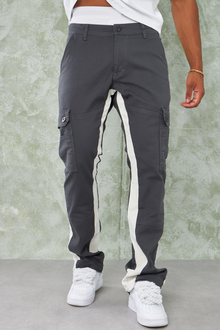 Jean cargo gris à empiècement blanc