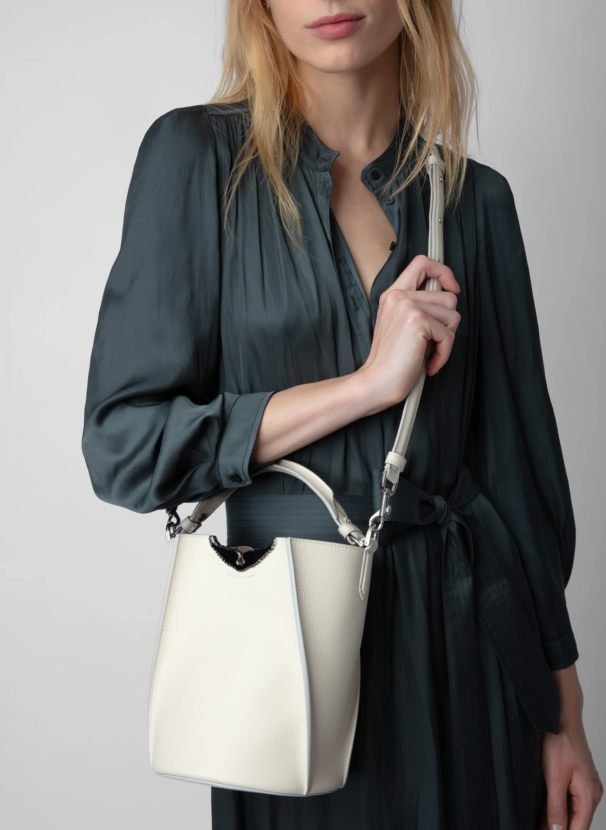 BORDERLINE - Sac seau en cuir grainé | Blanc