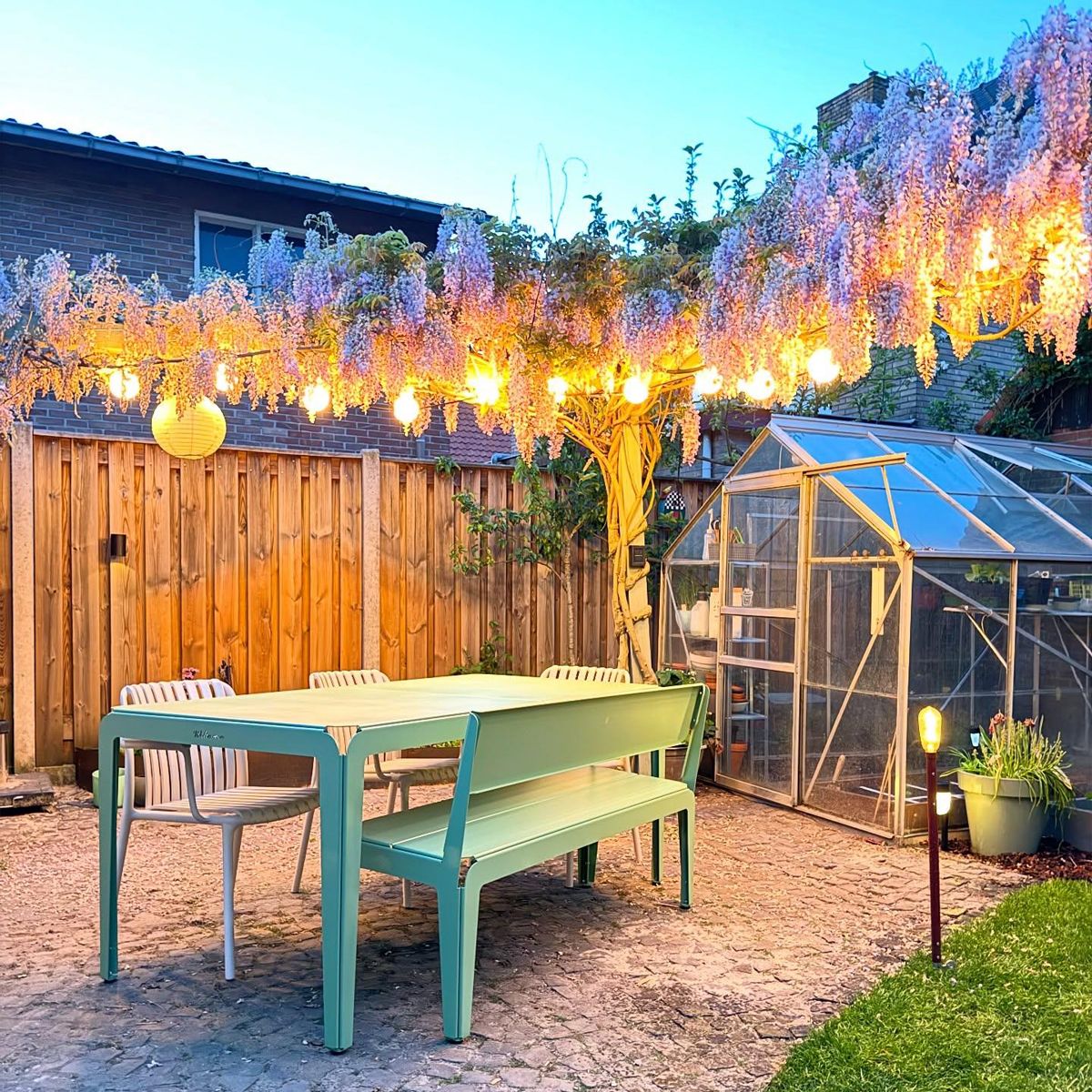 Moderne buiten lichtsnoer 16M incl. LED 28-lichts - Malai