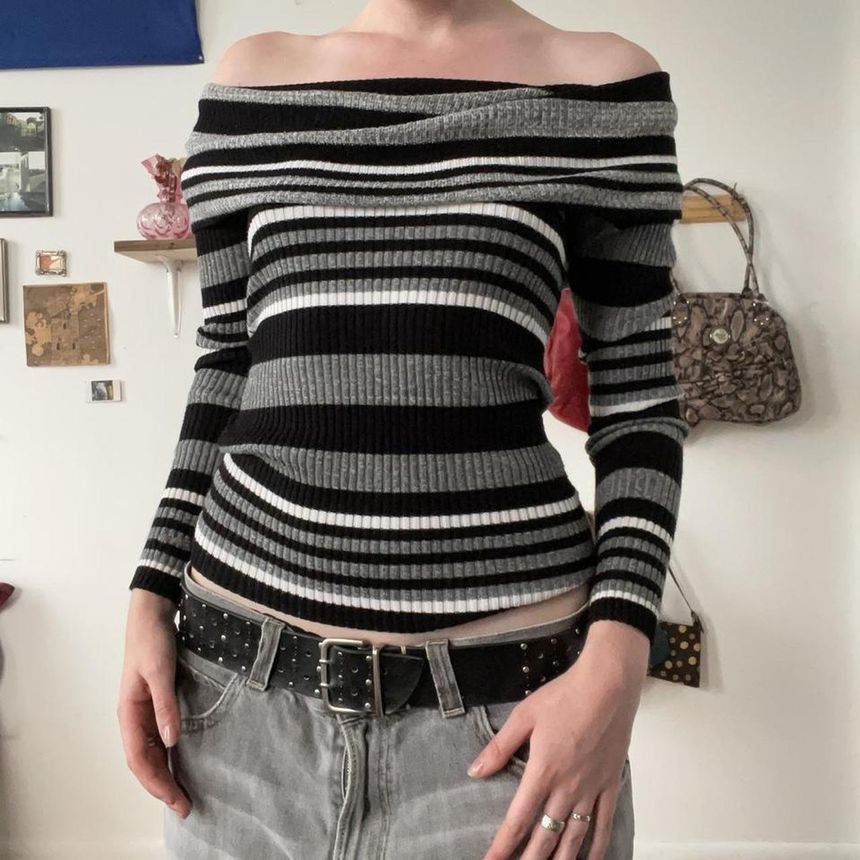 Rosesand - Lange mouwen off-shoulder kleurblok gestreepte slim-fit gebreide top