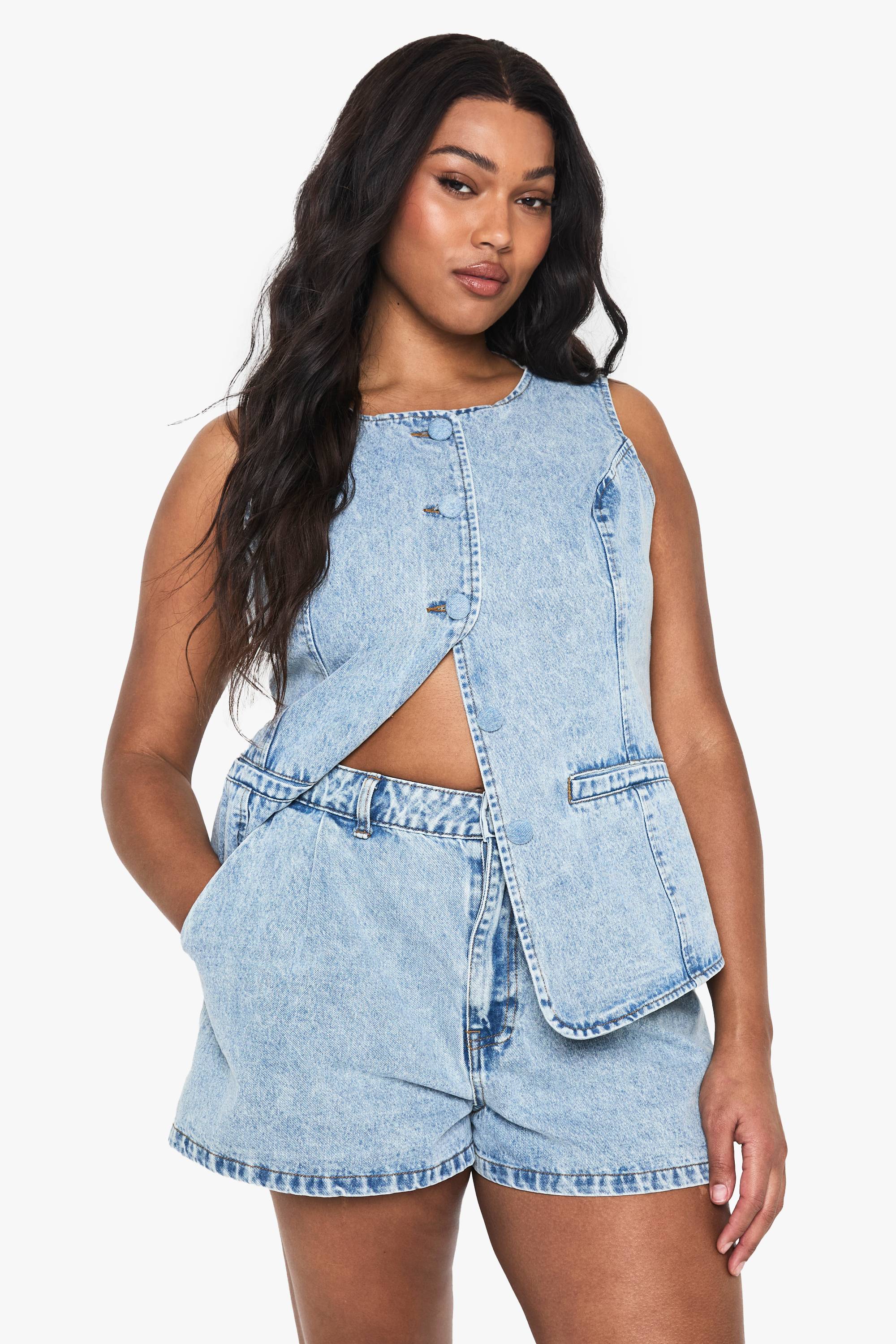 boohoo Plus Denim Mom Short