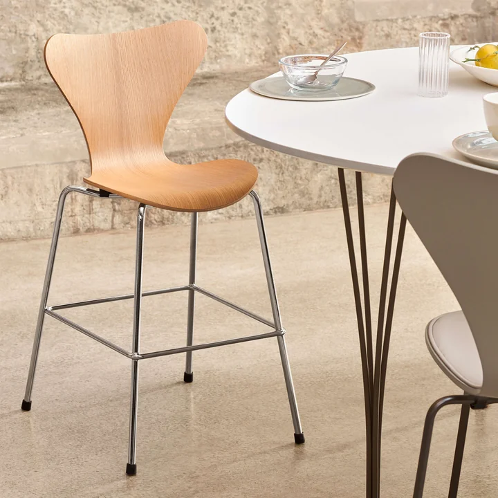 Fritz Hansen - Serie 7 Junior Stuhl, Brown Bronze / burnt yellow
