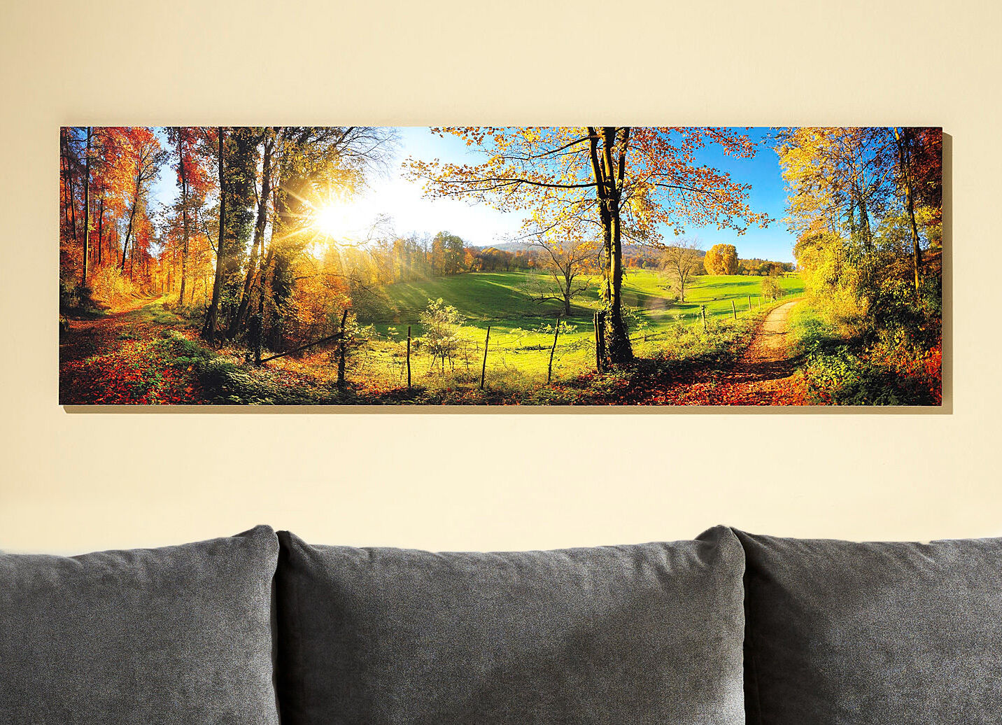 Bild mit dem Titel «Zauberhafte Landschaft im Herbst»