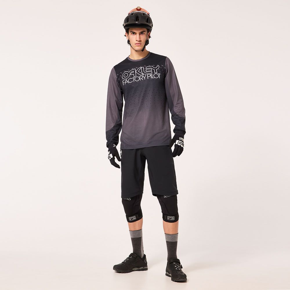 Oakley ELEMENT - Short Homme blackout