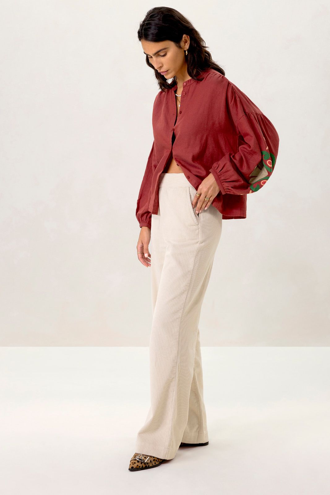 Donkerrode blouse met embroidery