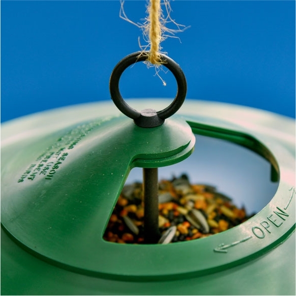 Mangeoire pour oiseaux + 1kg de graines + 10 boules de graisse
