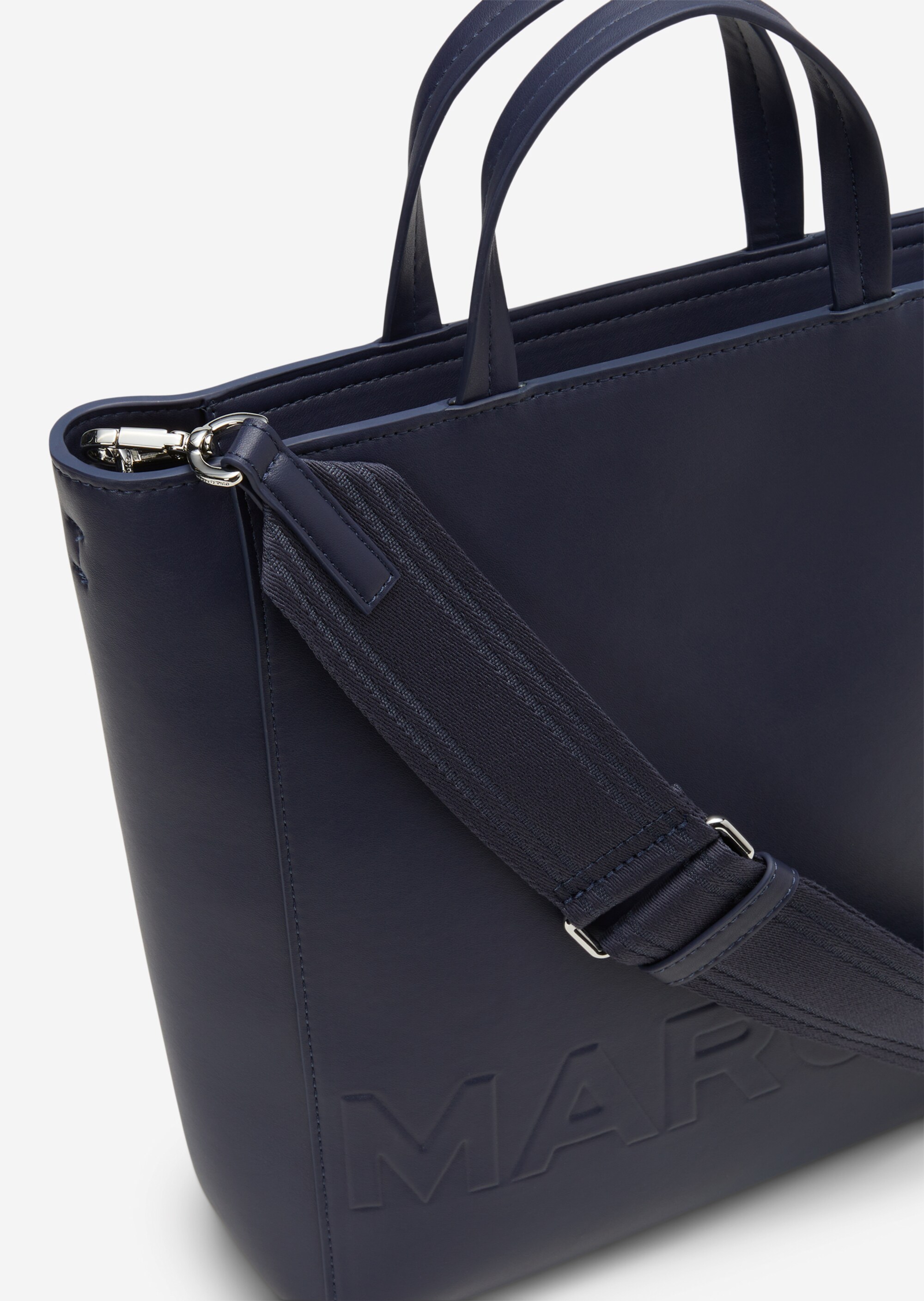 Shopper aus einer Lederalternative aus recyceltem Polyester