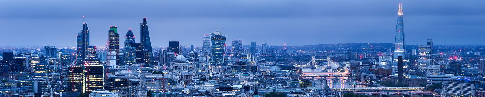 London by H.G. Esch - Limited Edition. Edition of: 150. Signed.