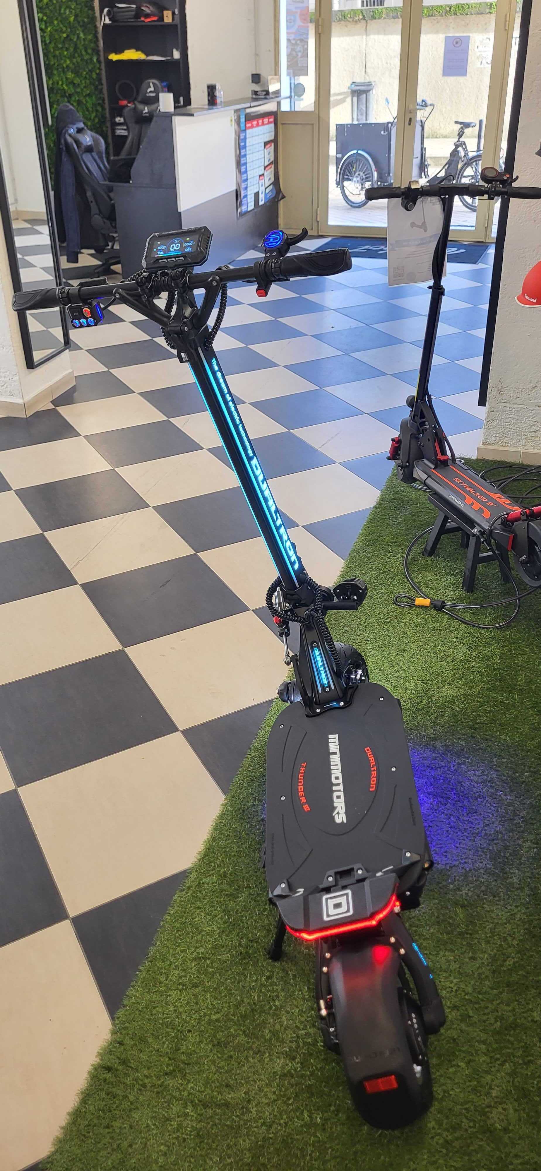 Trottinette Électrique Dualtron Thunder 3 - 11 Pouces (72V40Ah) Occasion 2024