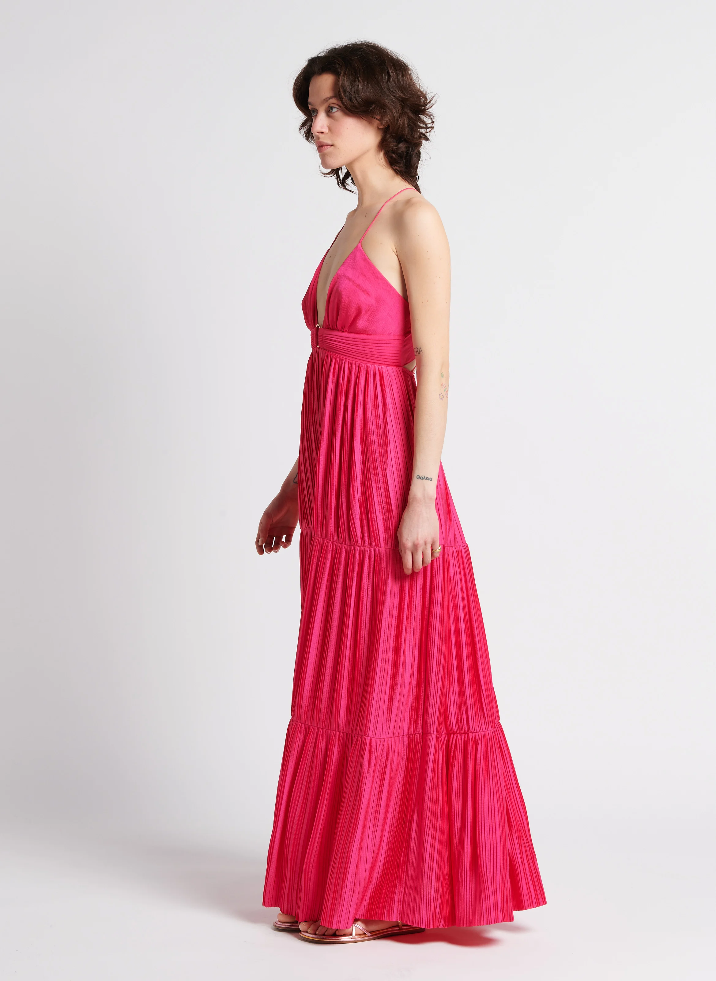 WASTA - Robe longue col V plissée | Rose