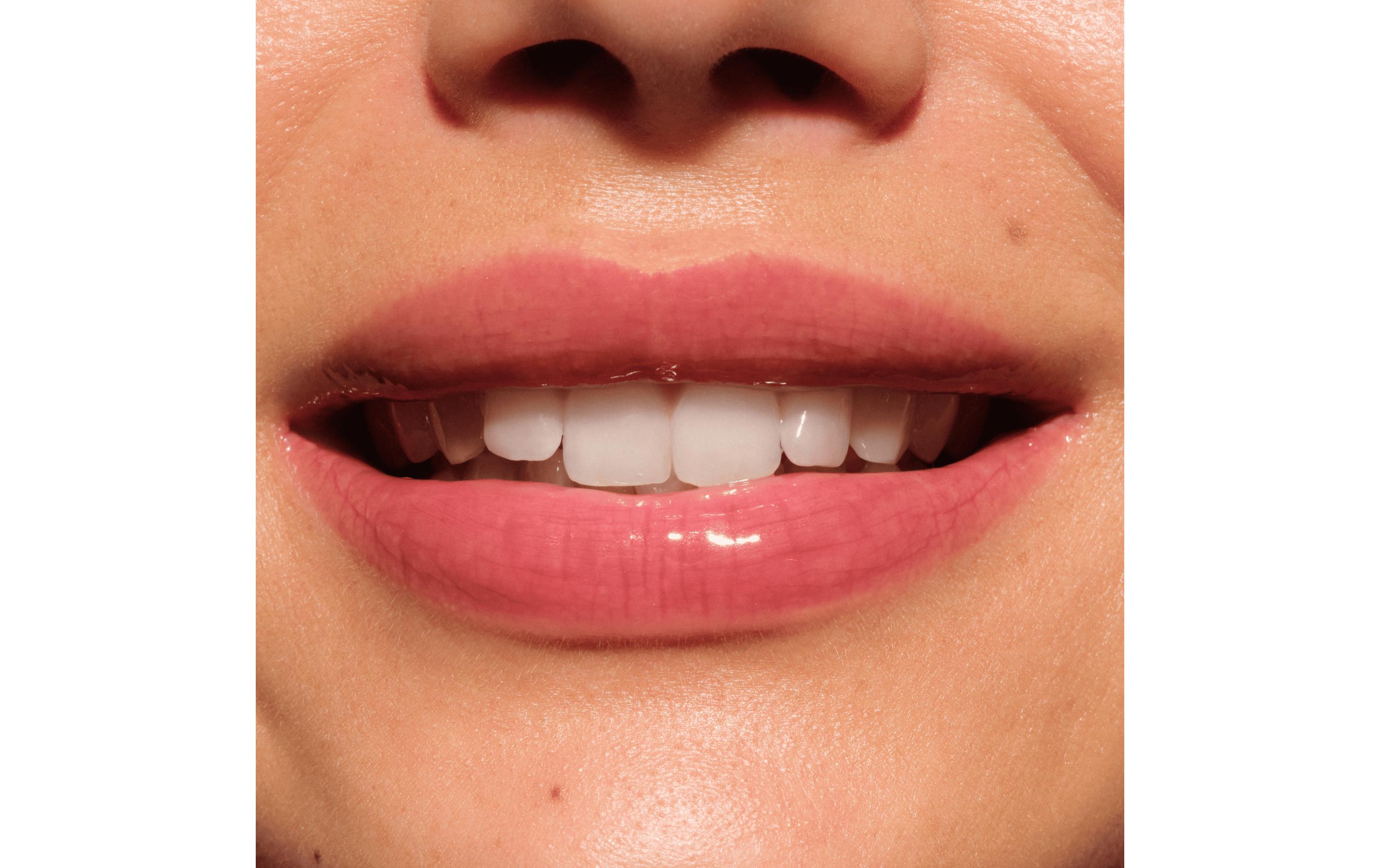 Lip Gloss Butter Drippin' Glossy 040 Bisou BisouFeuchtigkeitsspendender, glänzender Lippenbalsam in zartem Rosa