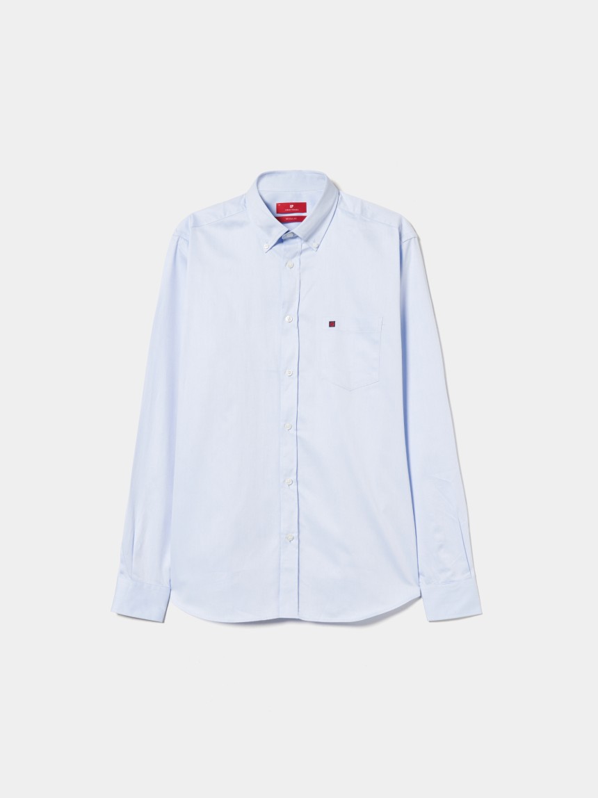 Camisa regular fit de algodão em cor lisa