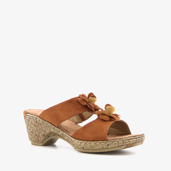 Blue Box dames slippers cognac met bloemen